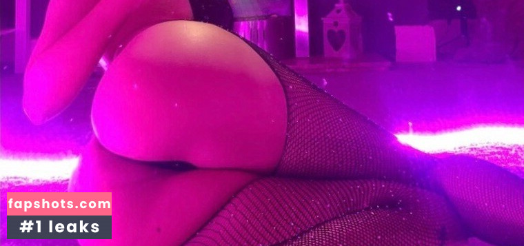 LarissaXmd gallery photo #22