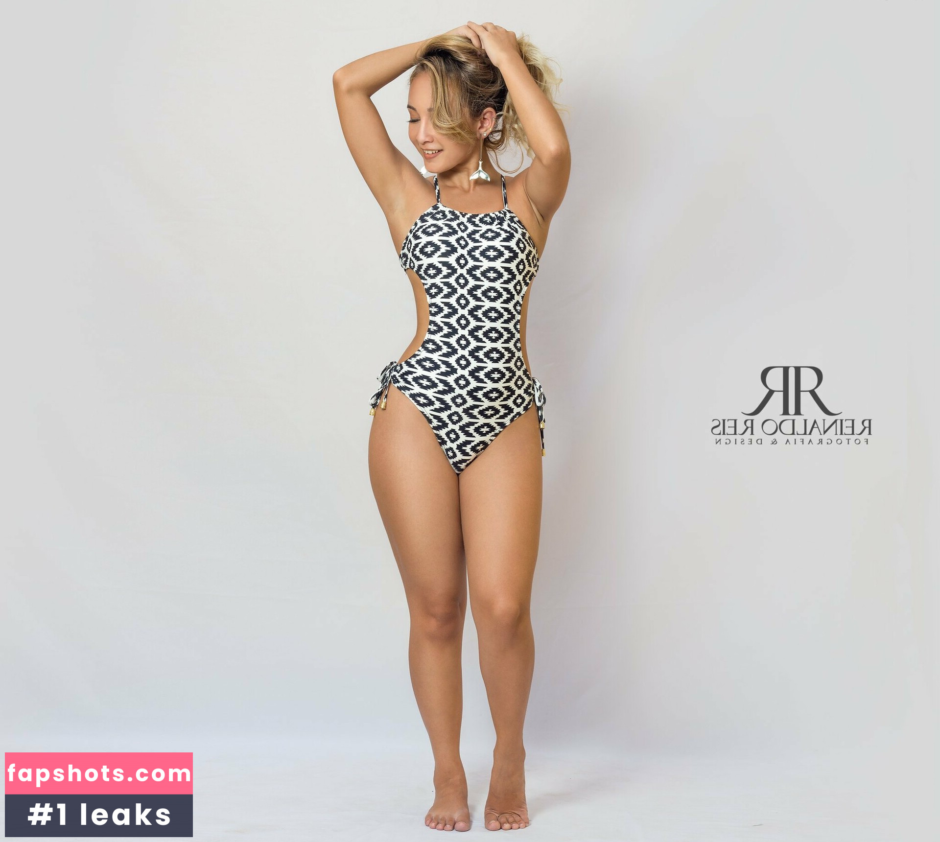 Larisse Farias gallery photo #11