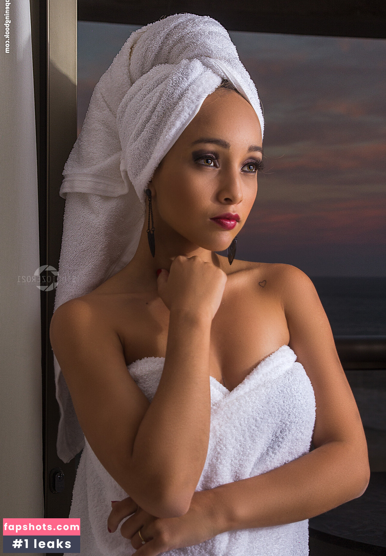 Larisse Farias gallery photo #20