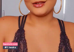 Larya Von nude babe gallery