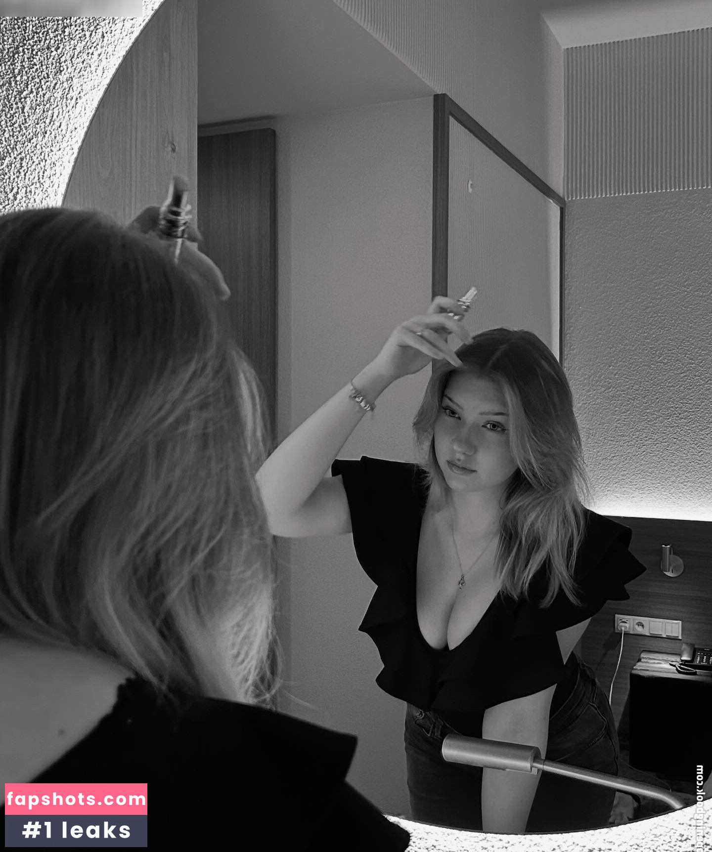 Larysa Salomea gallery photo #3