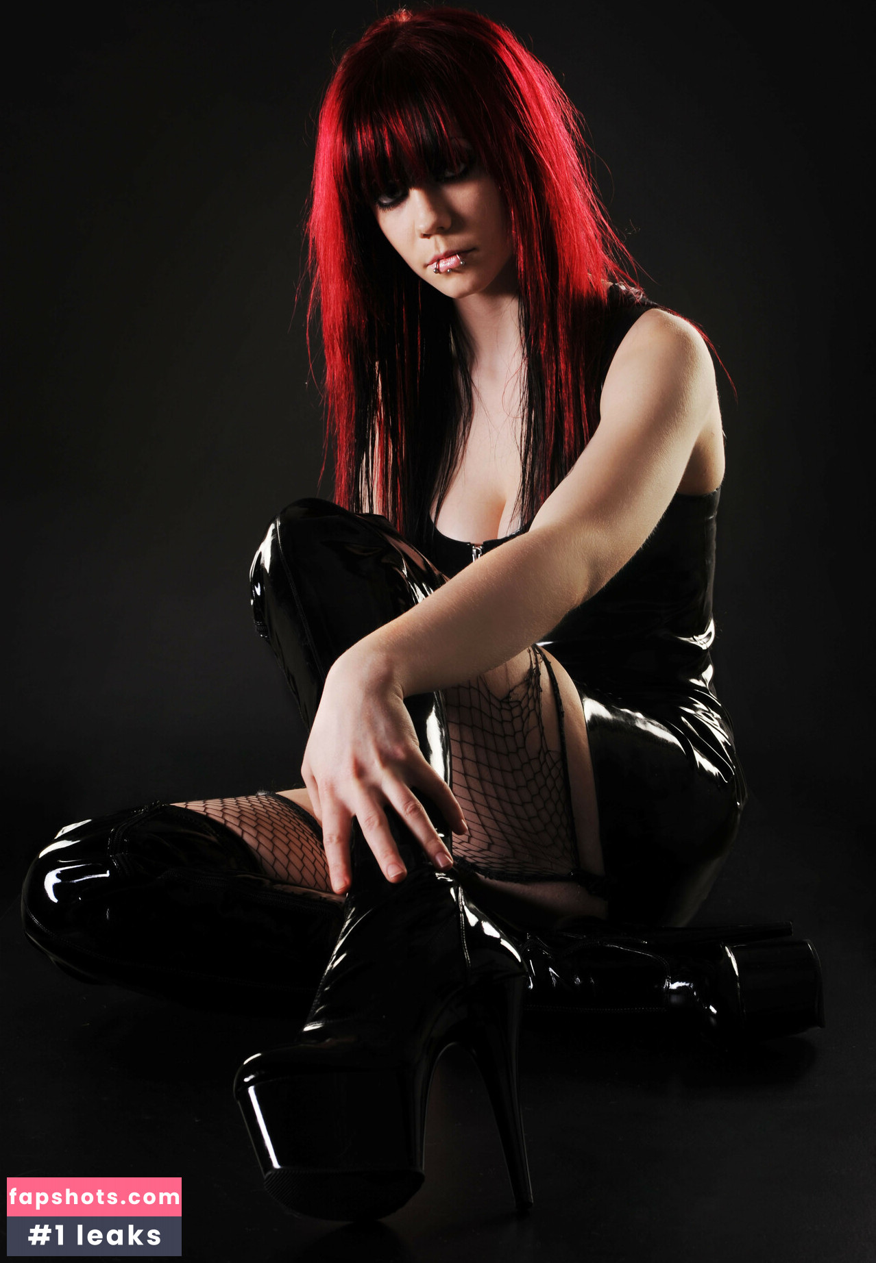 Latex Fetish gallery photo #185