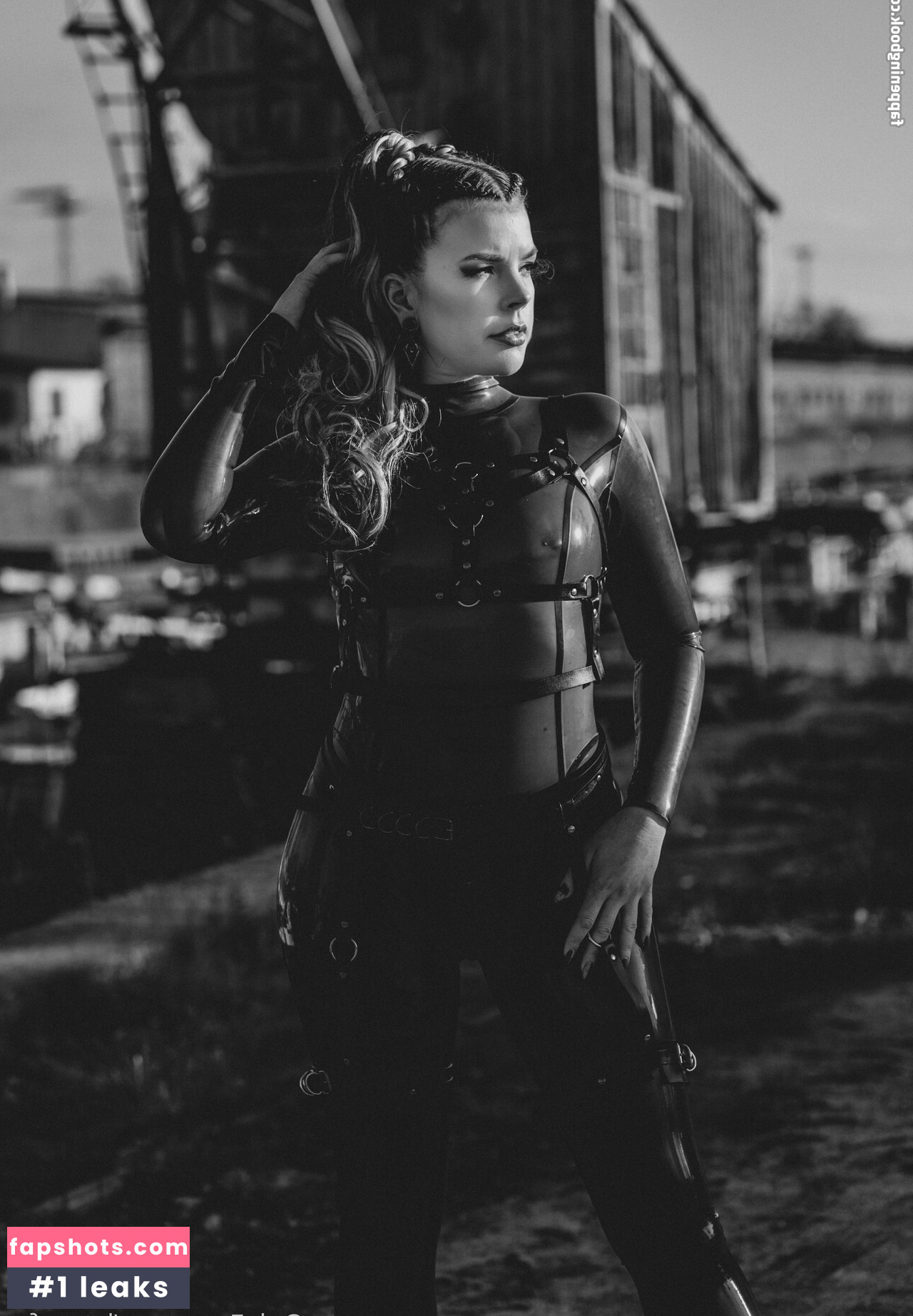 latex_fox gallery photo #22