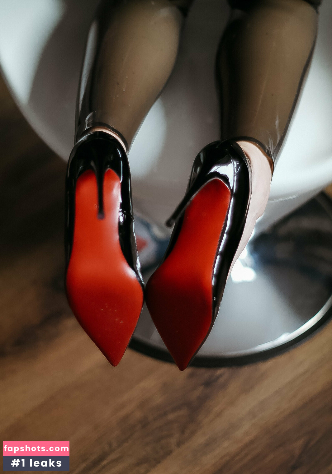 latex_fox gallery photo #30