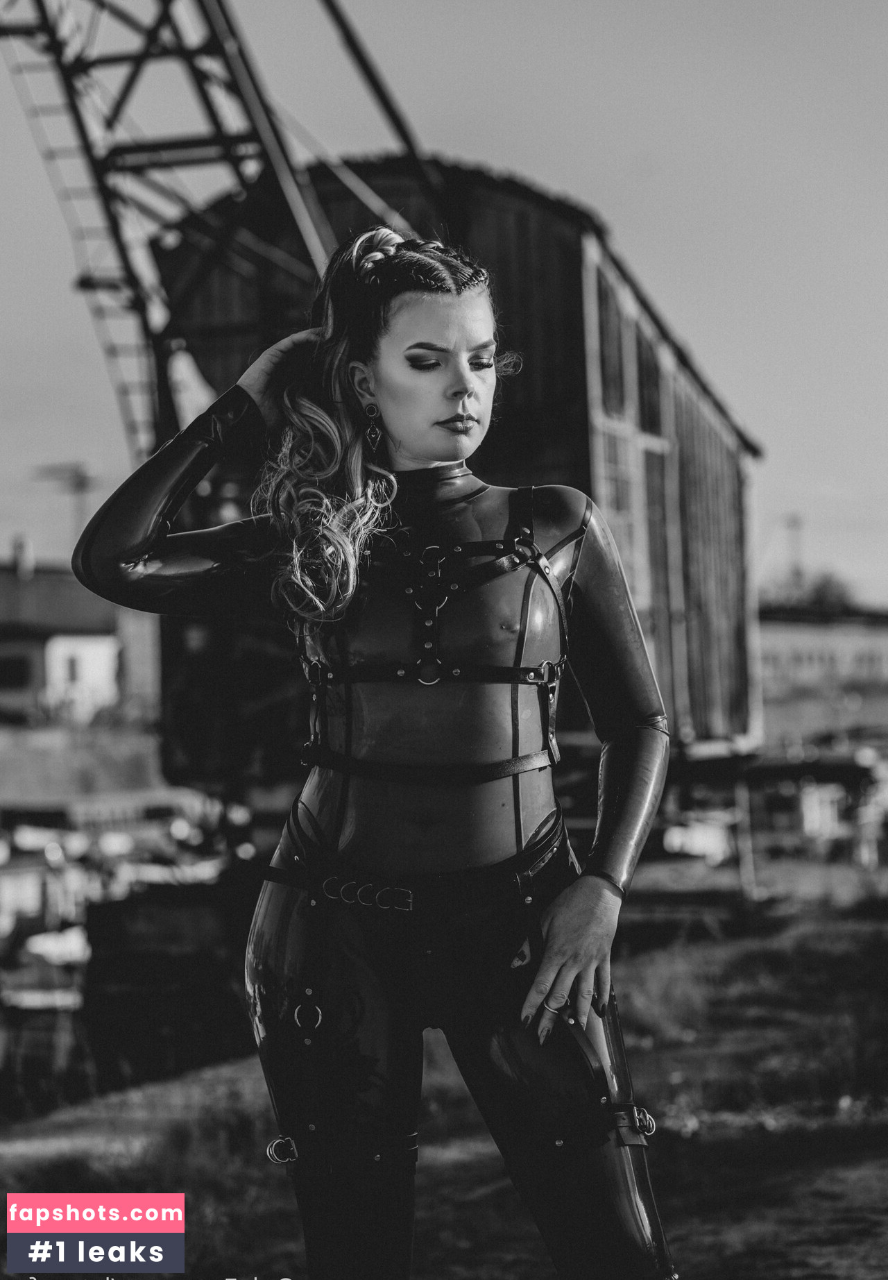 latex_fox gallery photo #4