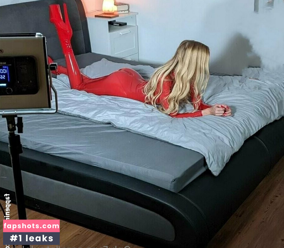 latexlolaxo Nude Leaks OnlyFans Photos #2 - Fapshots