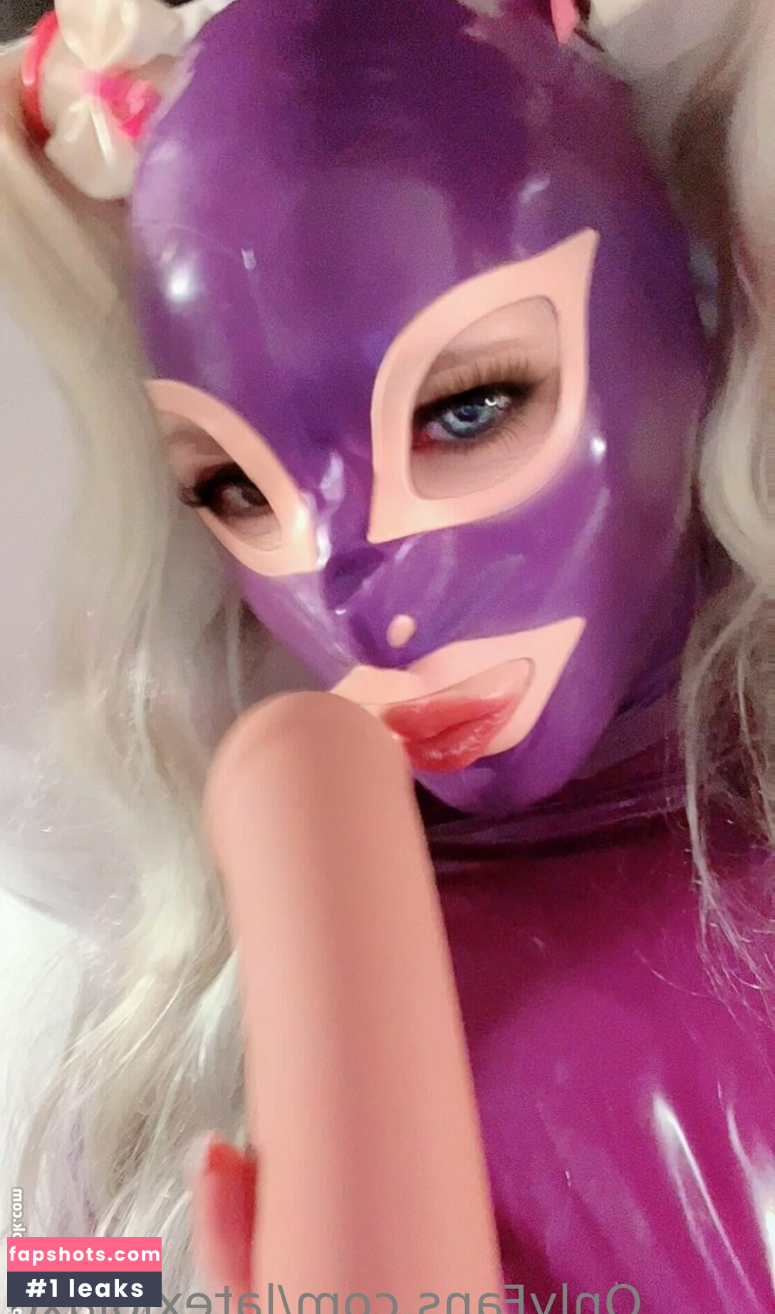 latexlolaxo Nude Leaks OnlyFans Photos #3 - Fapshots
