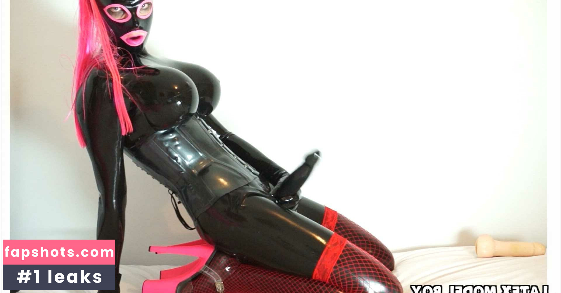 Latexmodeldoll gallery photo #4