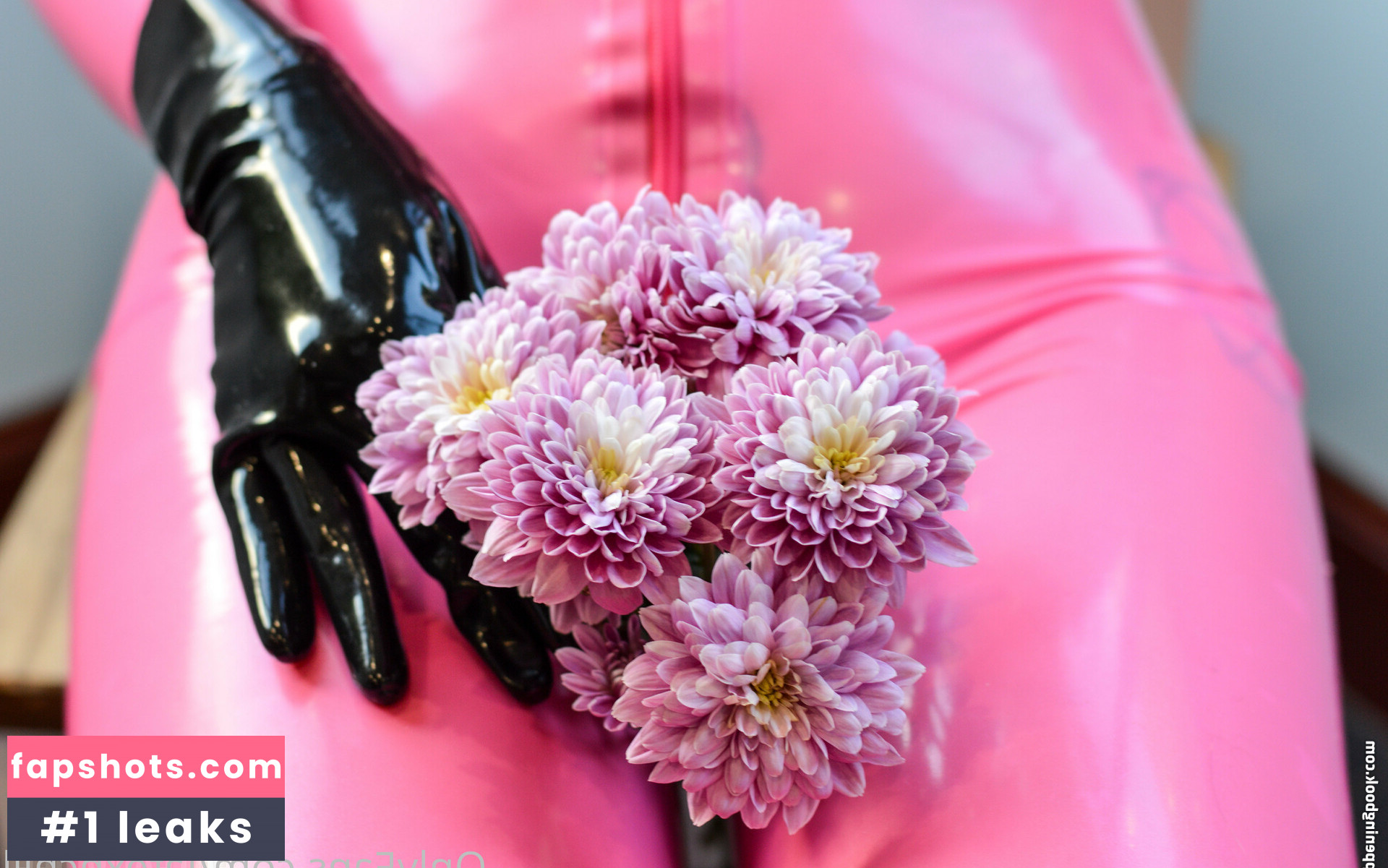 LATEXnCHILL gallery photo #101