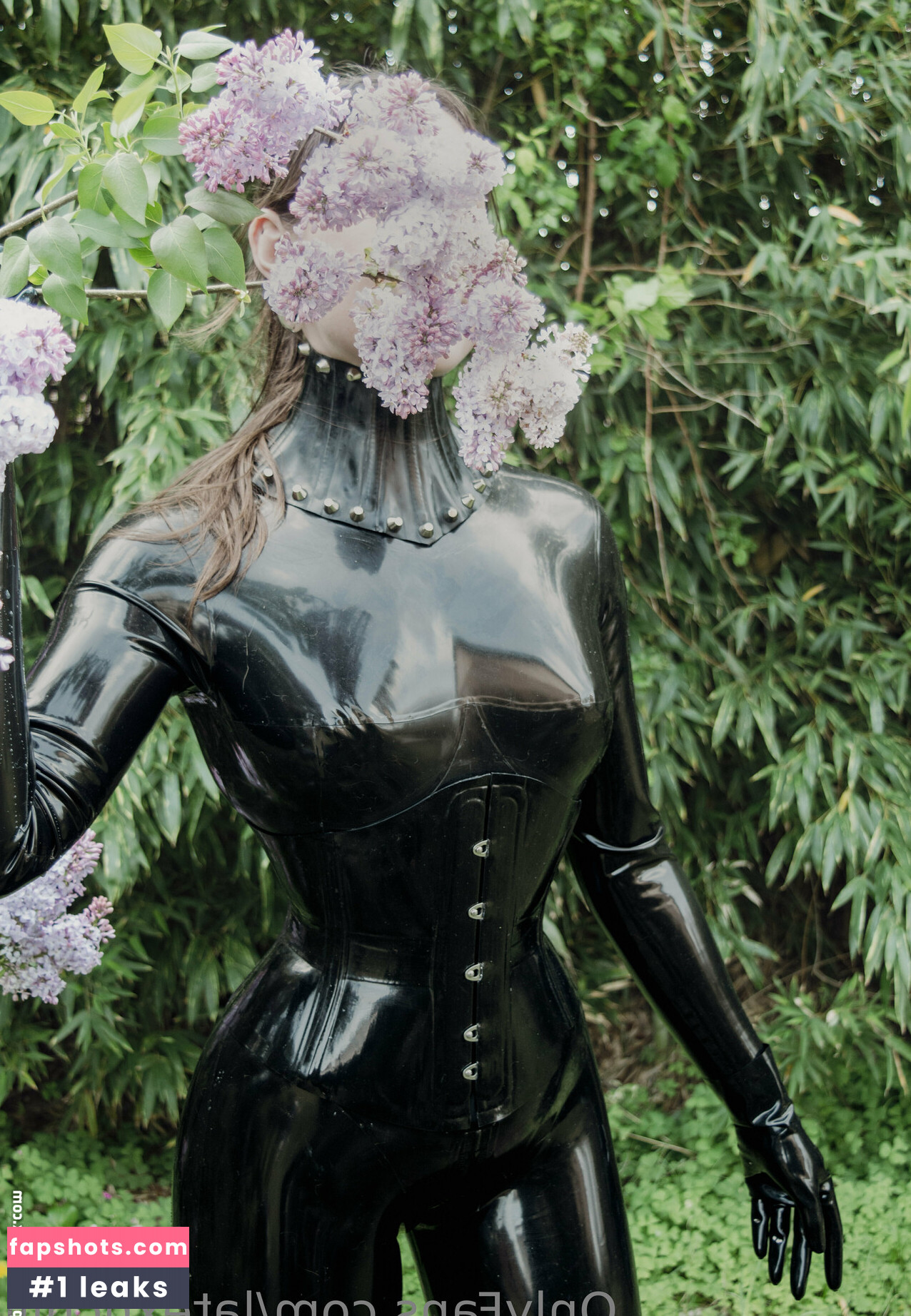 LATEXnCHILL gallery photo #10