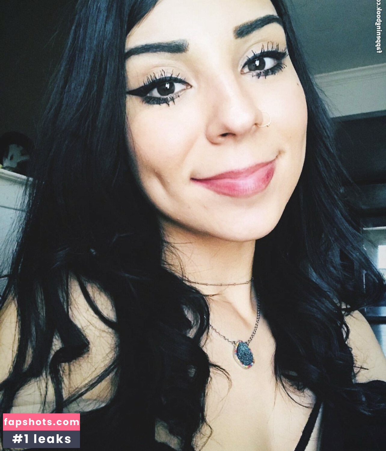 Latina Beauties gallery photo #102