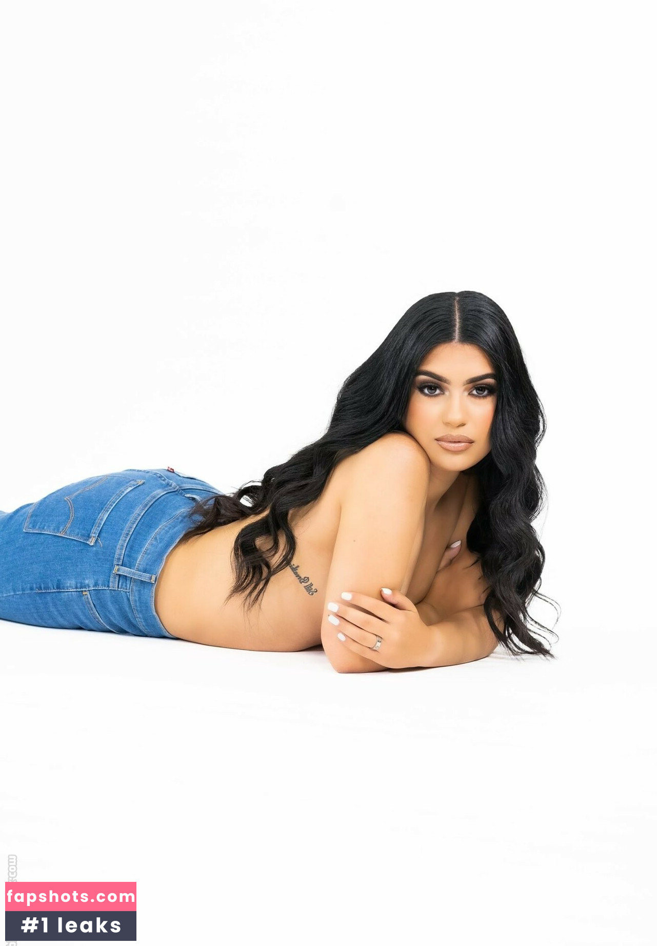 Latina Beauties gallery photo #139