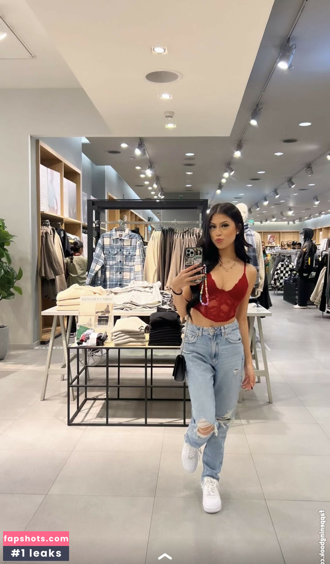 Latina Beauties gallery photo #148