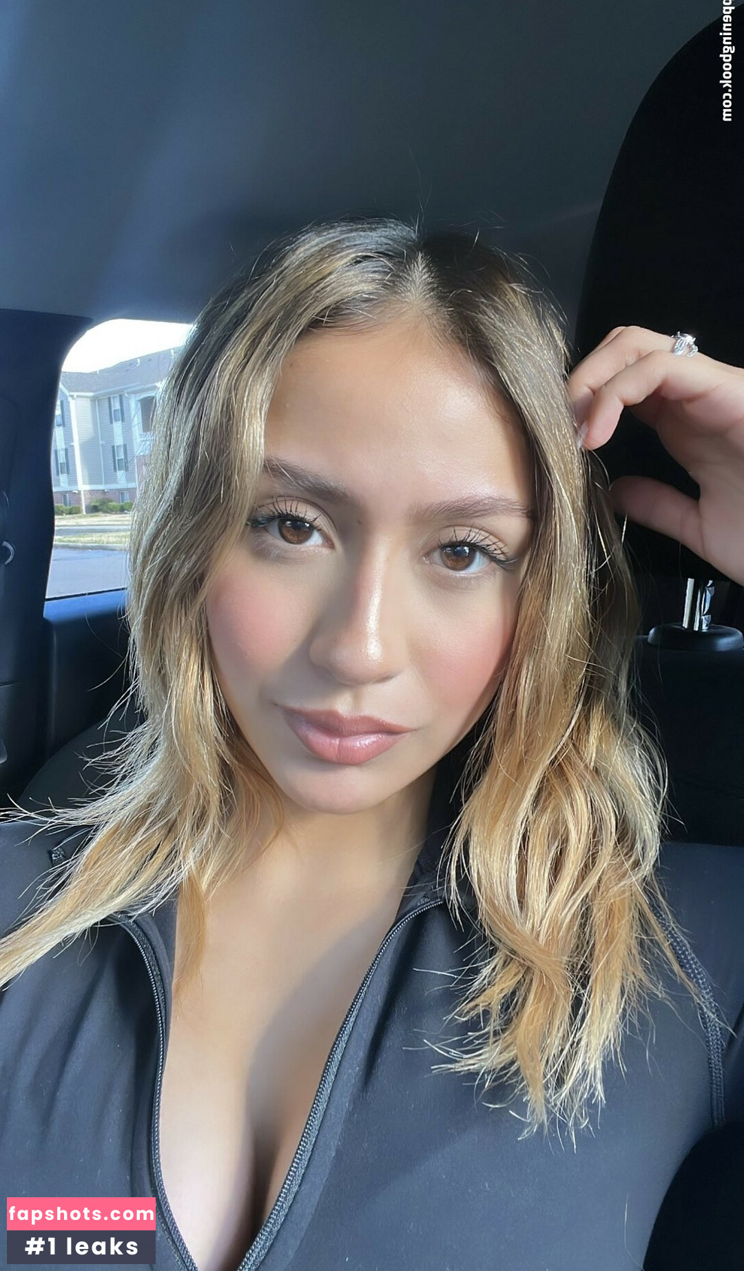 Latina Beauties gallery photo #16