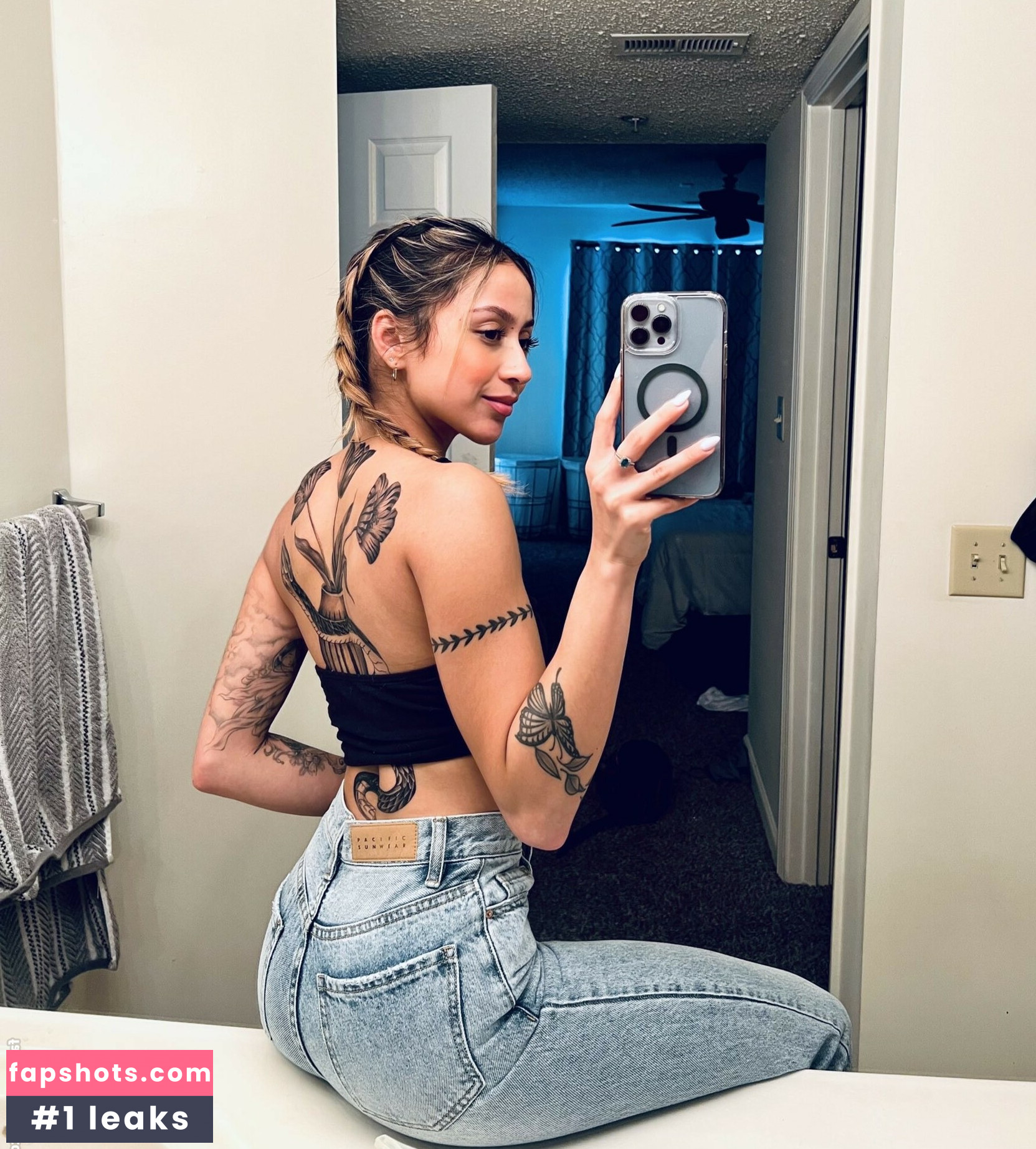 Latina Beauties gallery photo #17