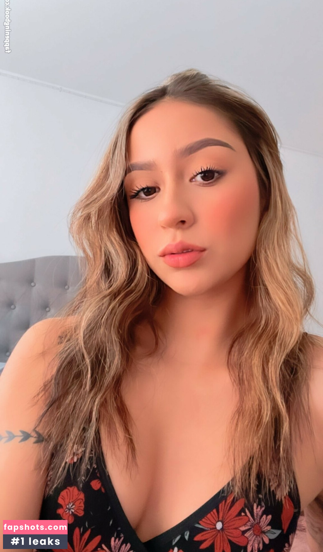 Latina Beauties gallery photo #174