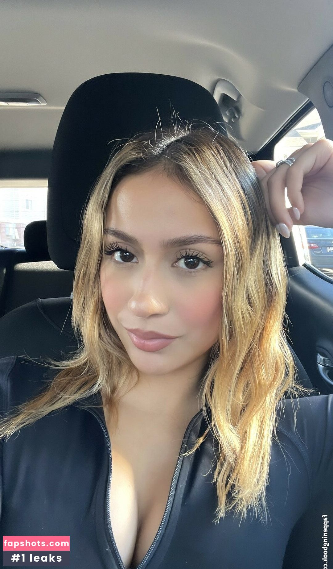 Latina Beauties gallery photo #9