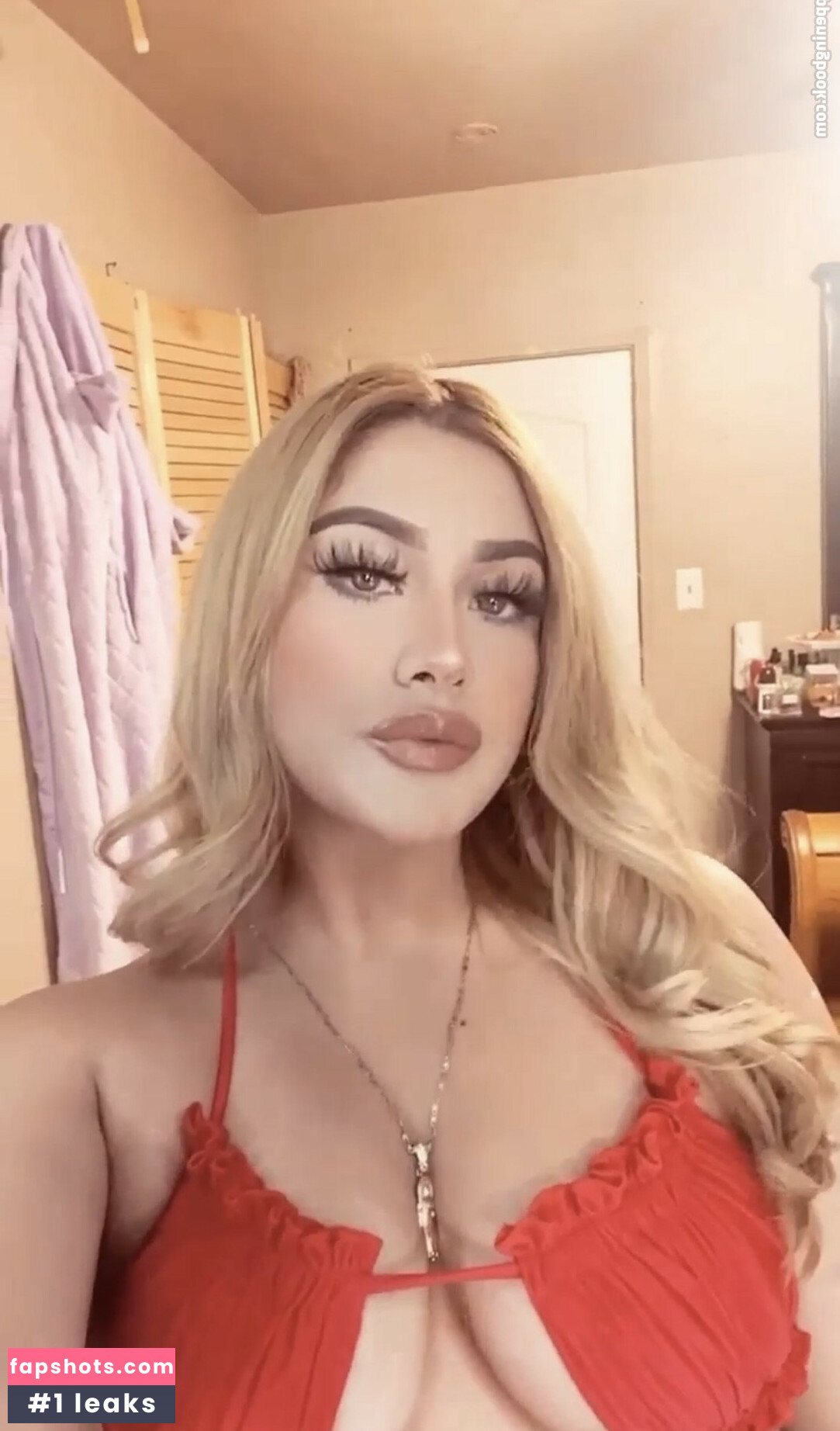 Latina California Girl gallery photo #22