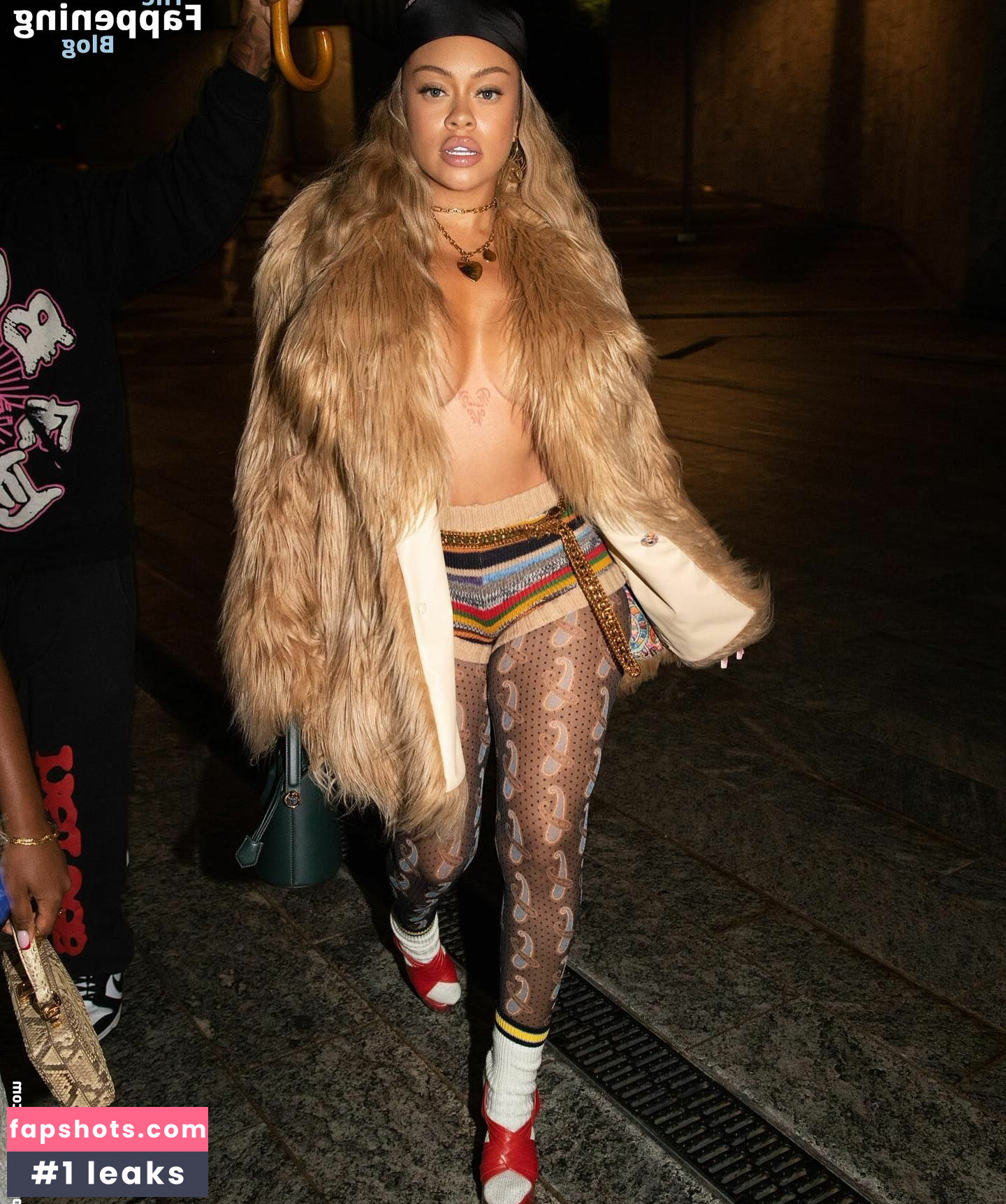 Latto gallery photo #14