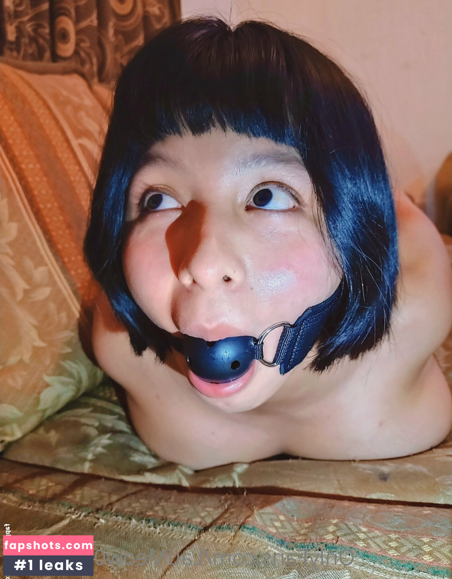 LauMeow gallery photo #37