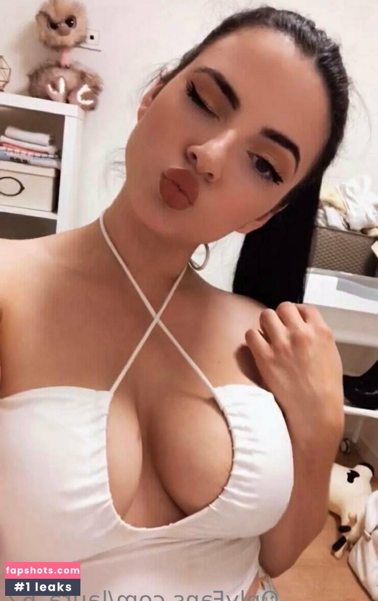 laura_62 gallery photo #9