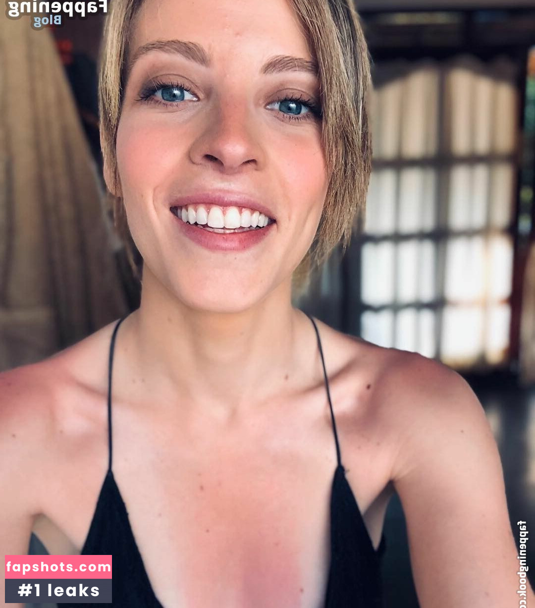 Laura Adriani Nude Leaks OnlyFans Photos #12 - LeakJerk