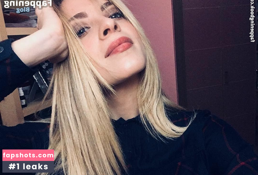 Laura Adriani Nude Leaks OnlyFans Photos #13 - LeakJerk