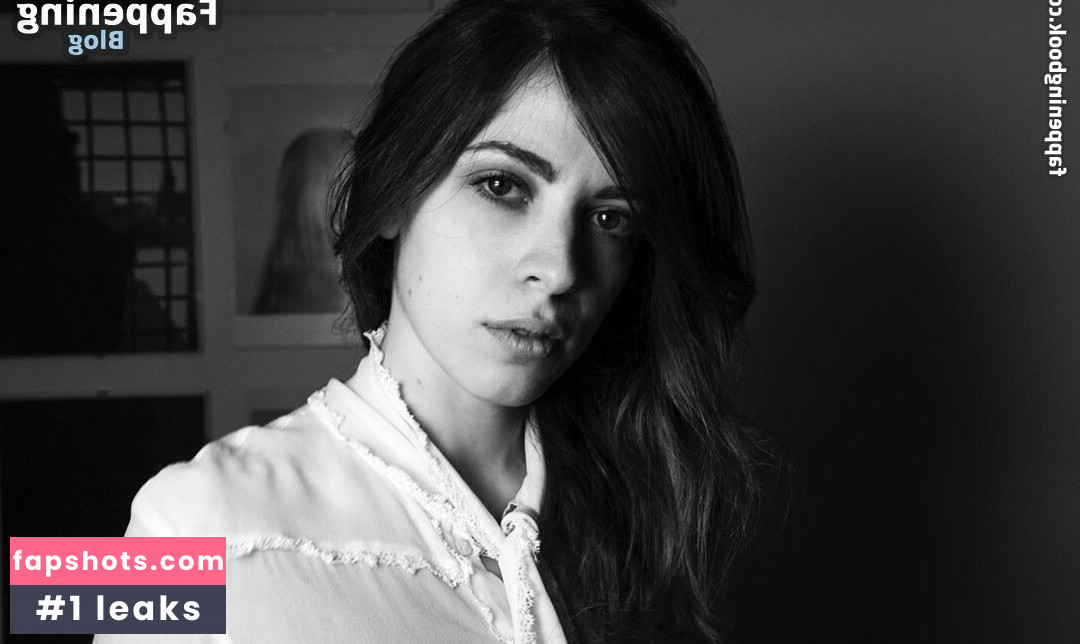 Laura Adriani gallery photo #21