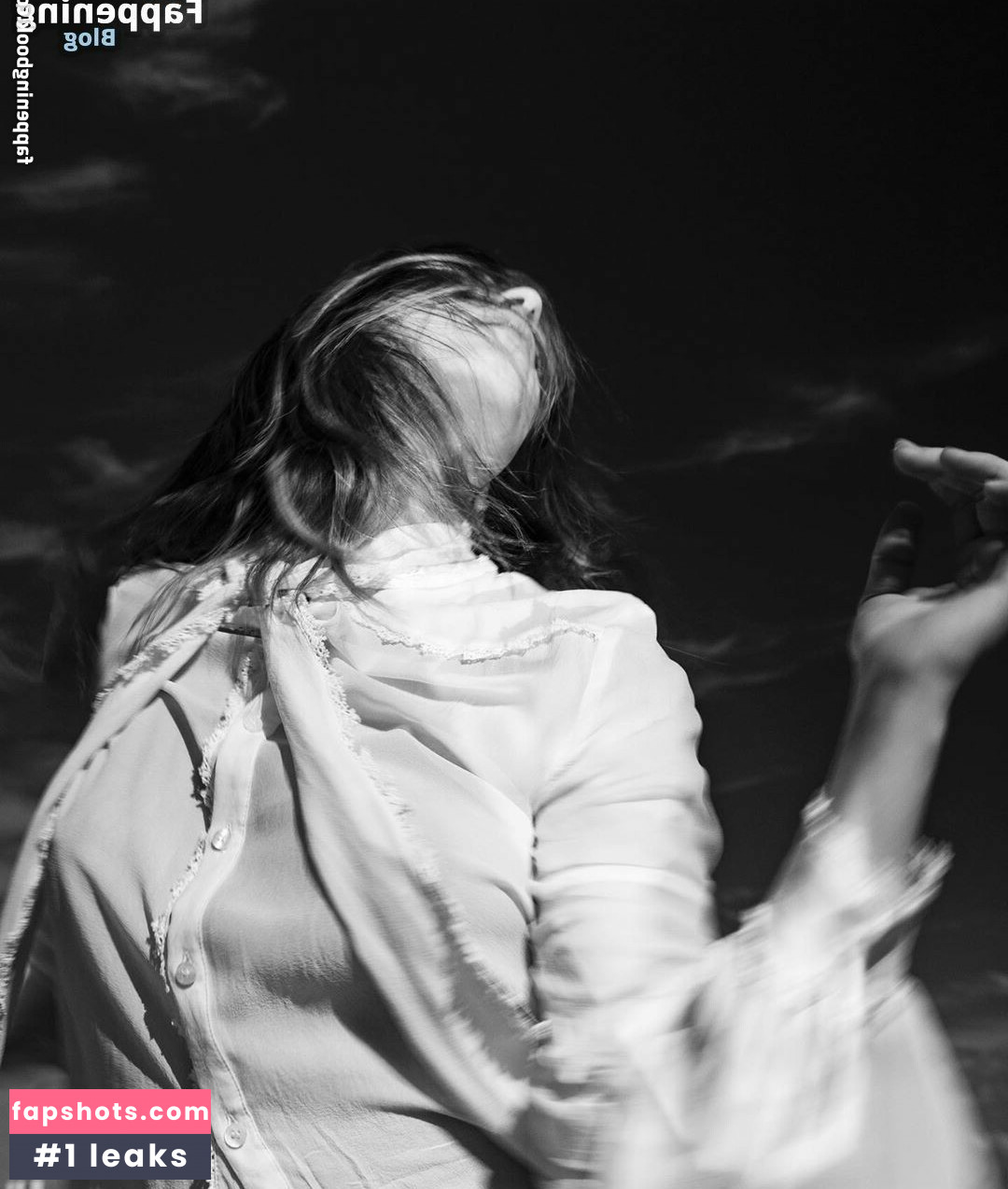 Laura Adriani gallery photo #22