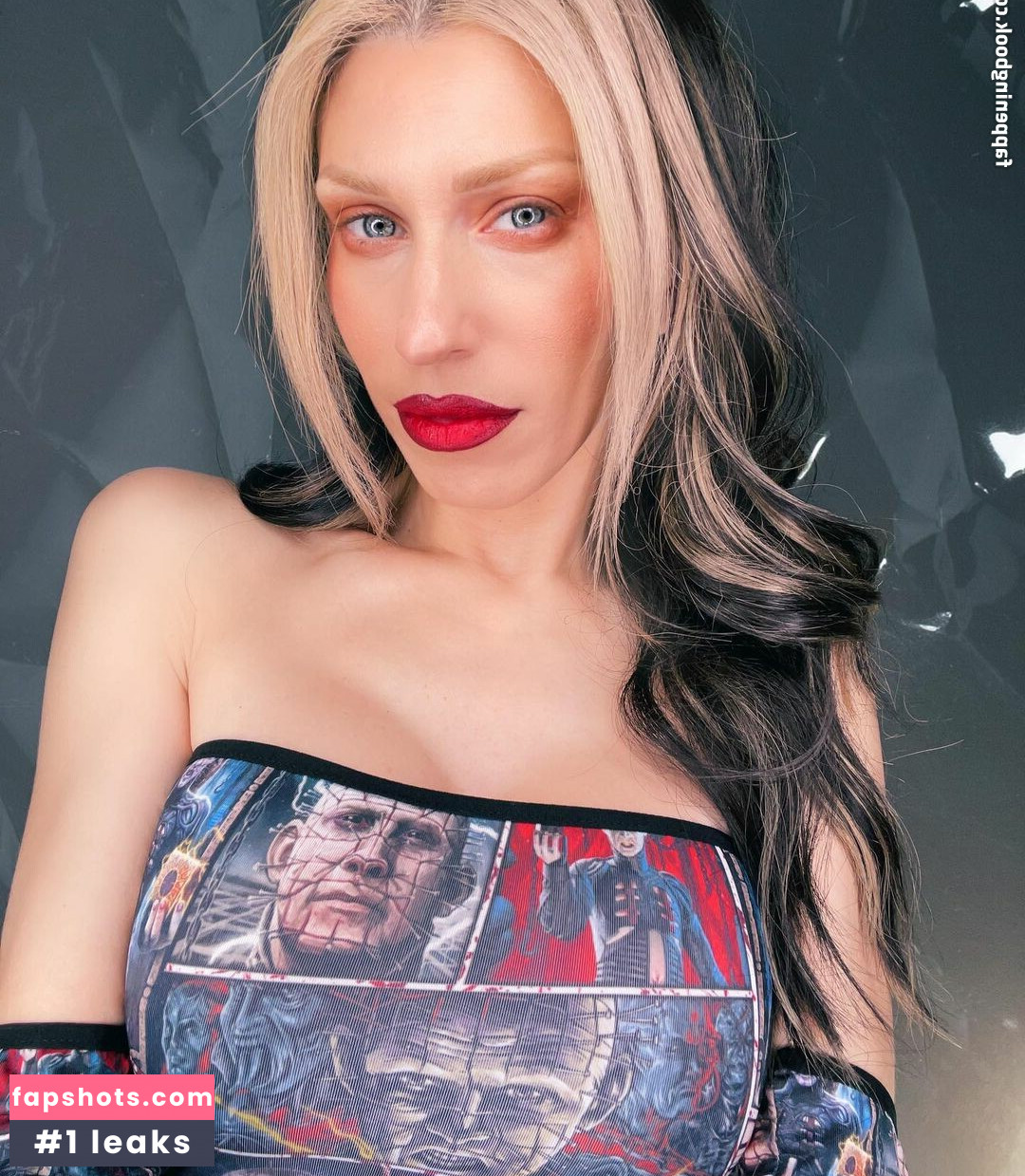 Laura Amuyus gallery photo #18