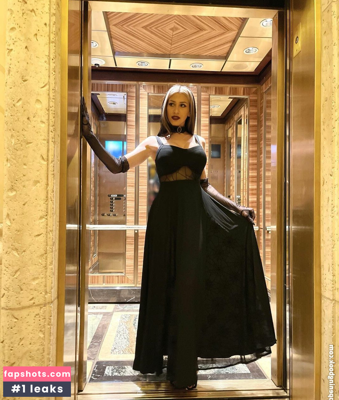 Laura Amuyus gallery photo #10