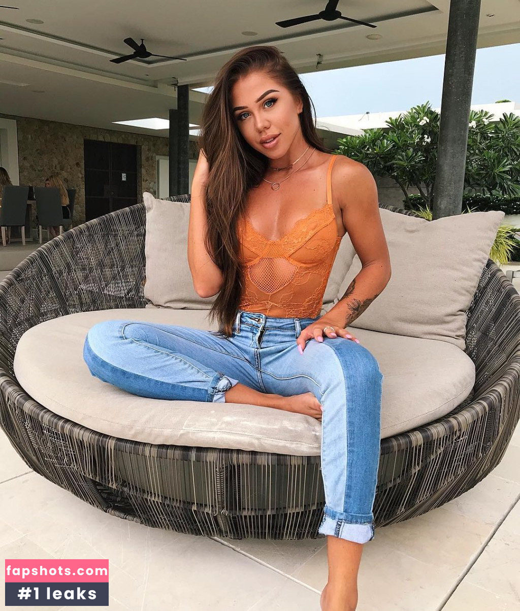 Laura Amy gallery photo #106