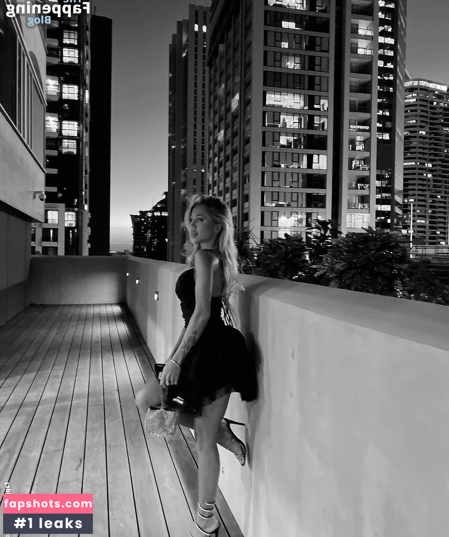 Laura Amy gallery photo #30