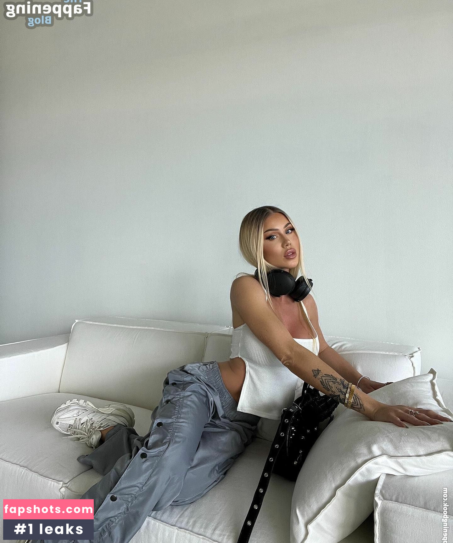 Laura Amy gallery photo #44