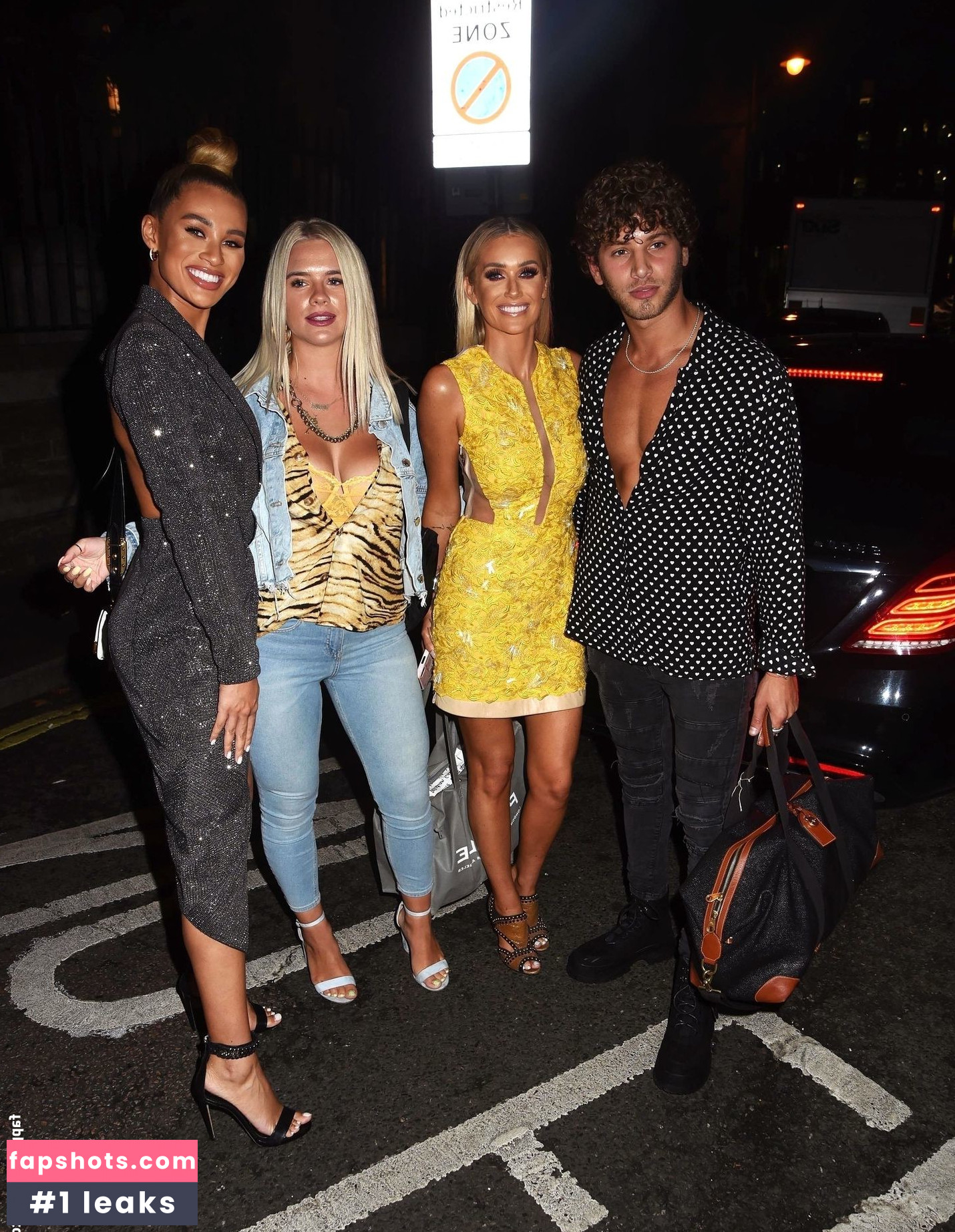 Laura Anderson gallery photo #150