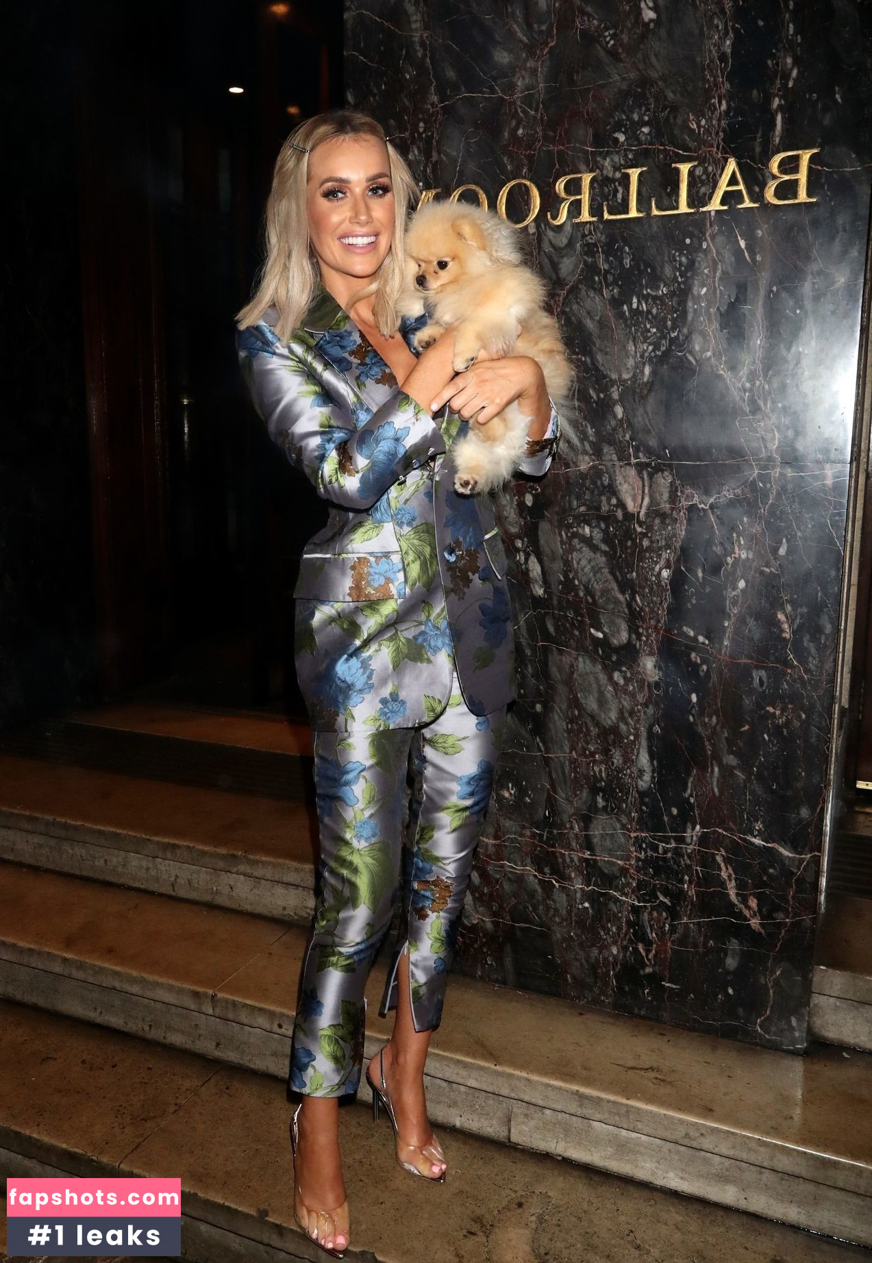 Laura Anderson gallery photo #187