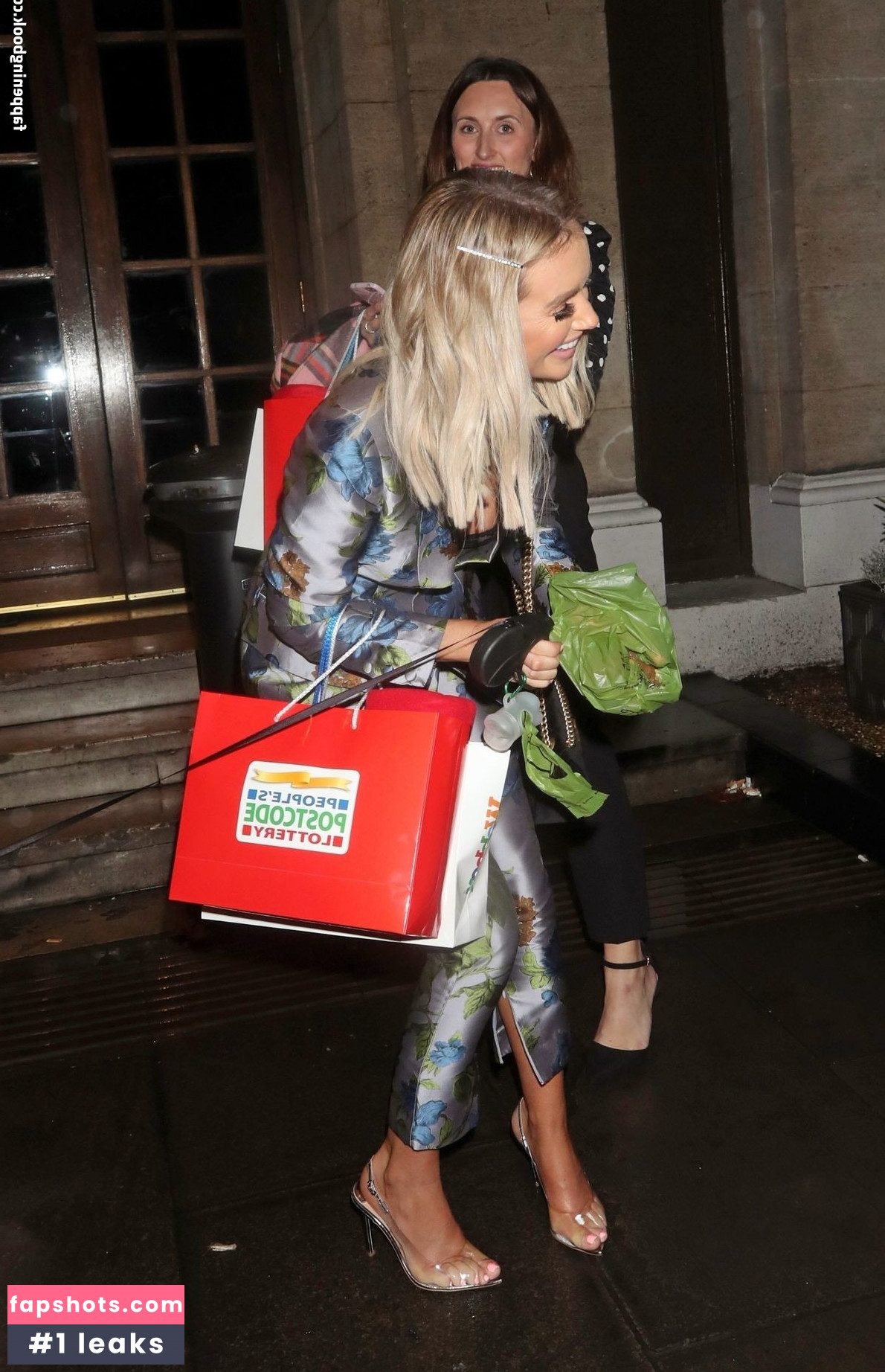 Laura Anderson gallery photo #198