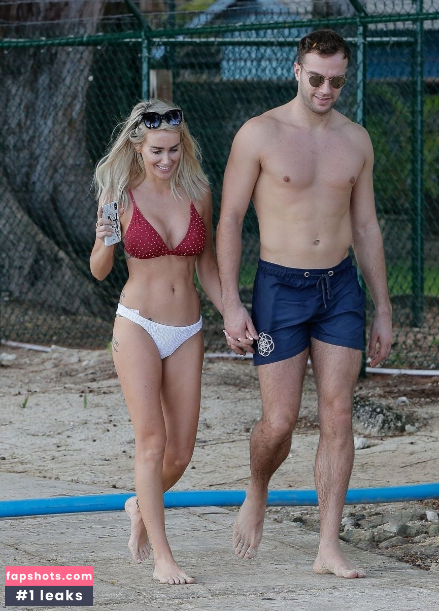 Laura Anderson gallery photo #378