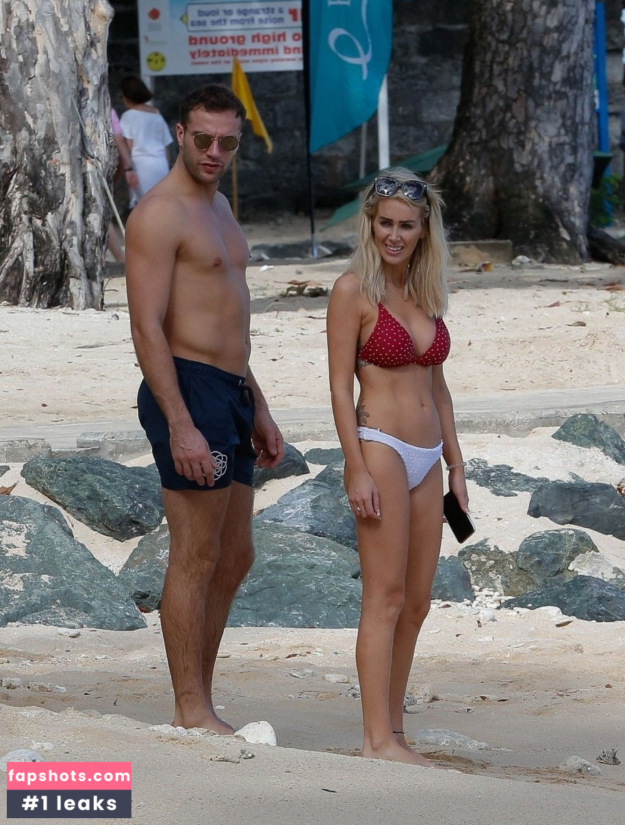 Laura Anderson gallery photo #383