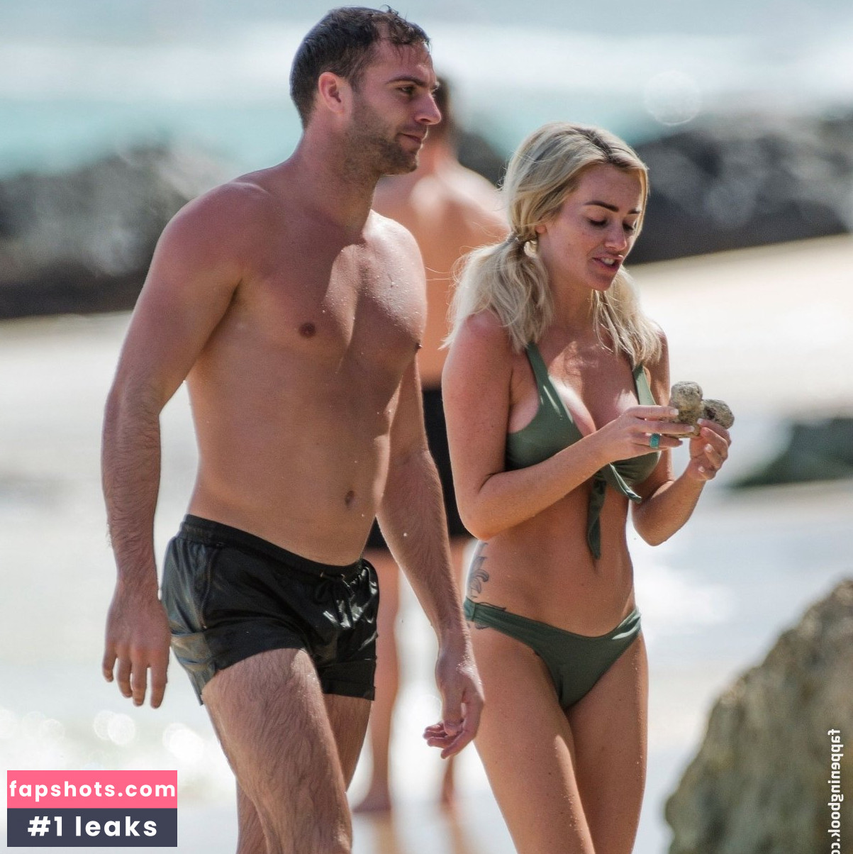 Laura Anderson gallery photo #399