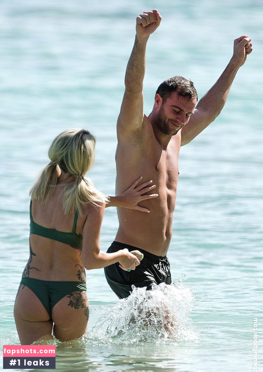 Laura Anderson gallery photo #405