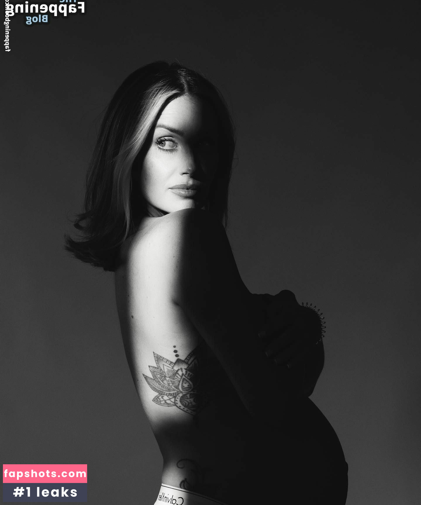 Laura Anderson gallery photo #10