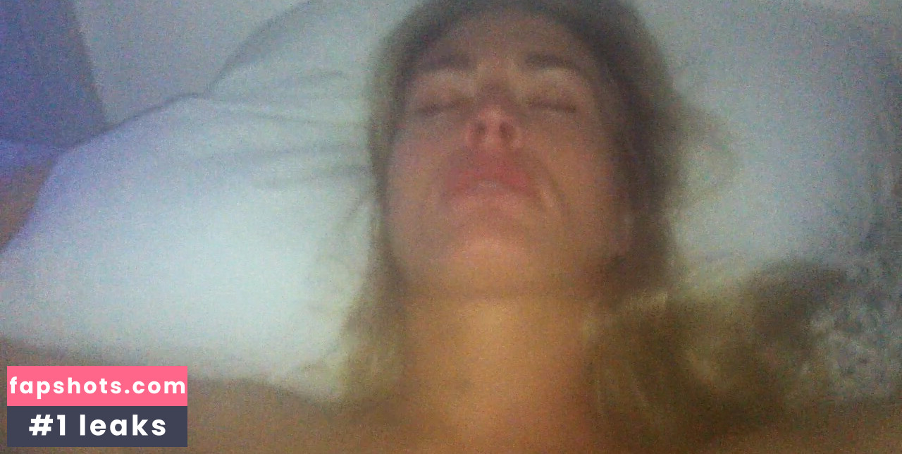 Laura Bach gallery photo #27