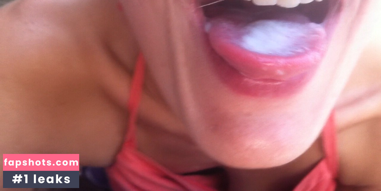 Laura Bach gallery photo #36