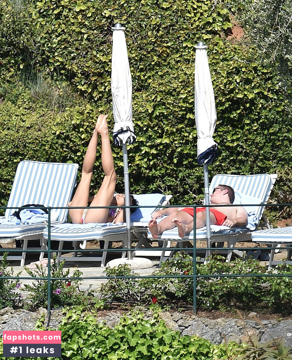 Laura Barriales gallery photo #24