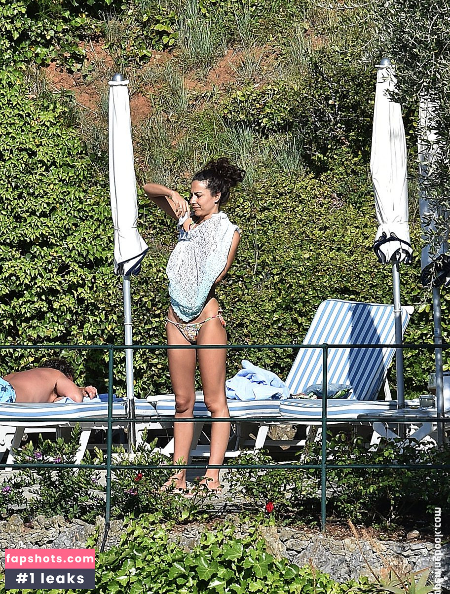 Laura Barriales gallery photo #27