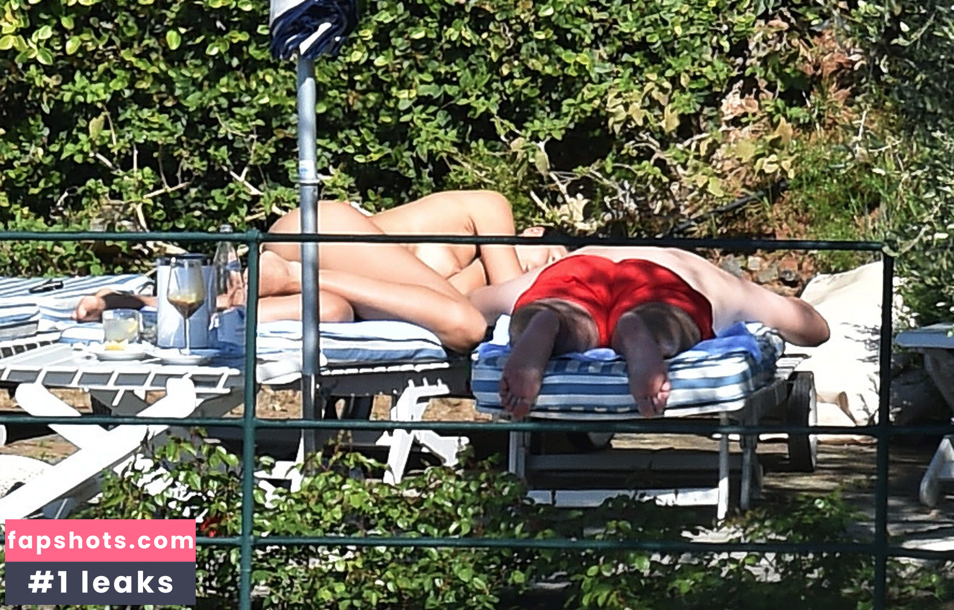 Laura Barriales gallery photo #41