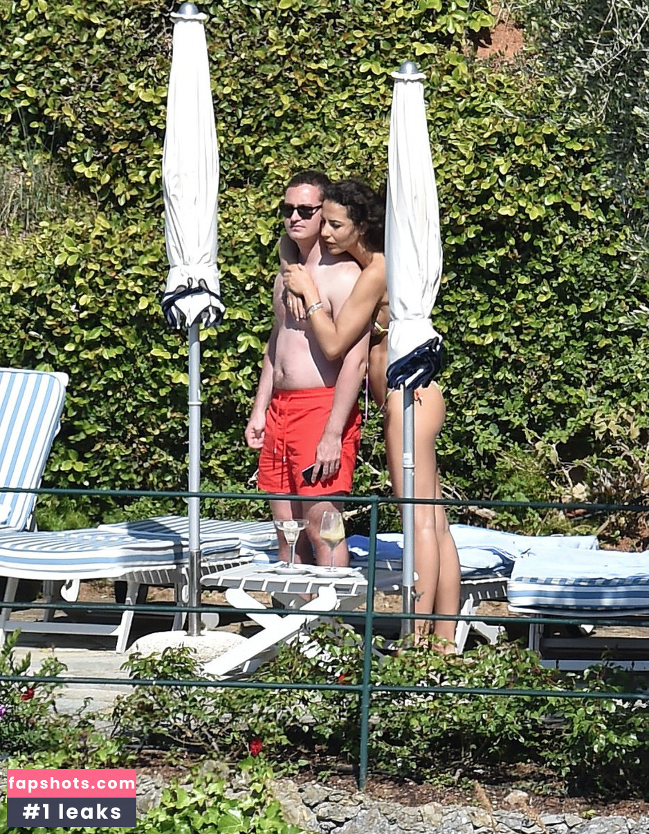 Laura Barriales gallery photo #42