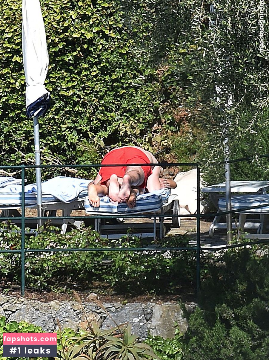 Laura Barriales gallery photo #48