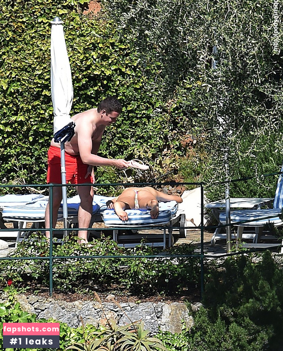 Laura Barriales gallery photo #49